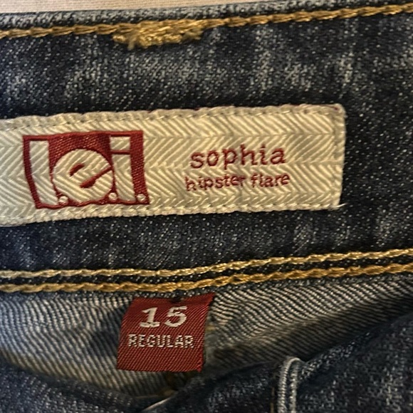 l.e.i Blue Straight Leg Jeans with Faded Wash - Picture 7 of 8